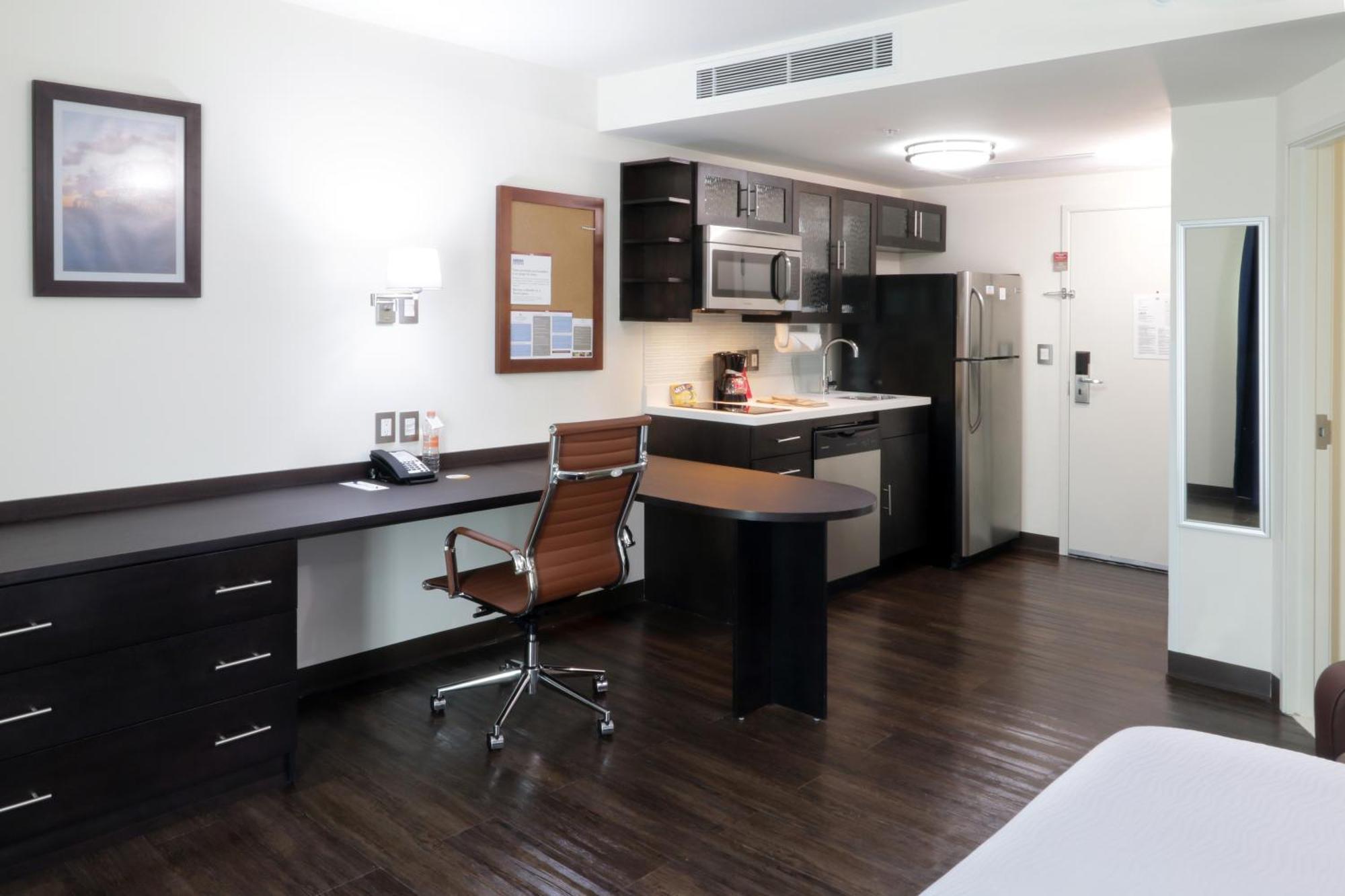 Candlewood Suites - Celaya By Ihg Exterior foto