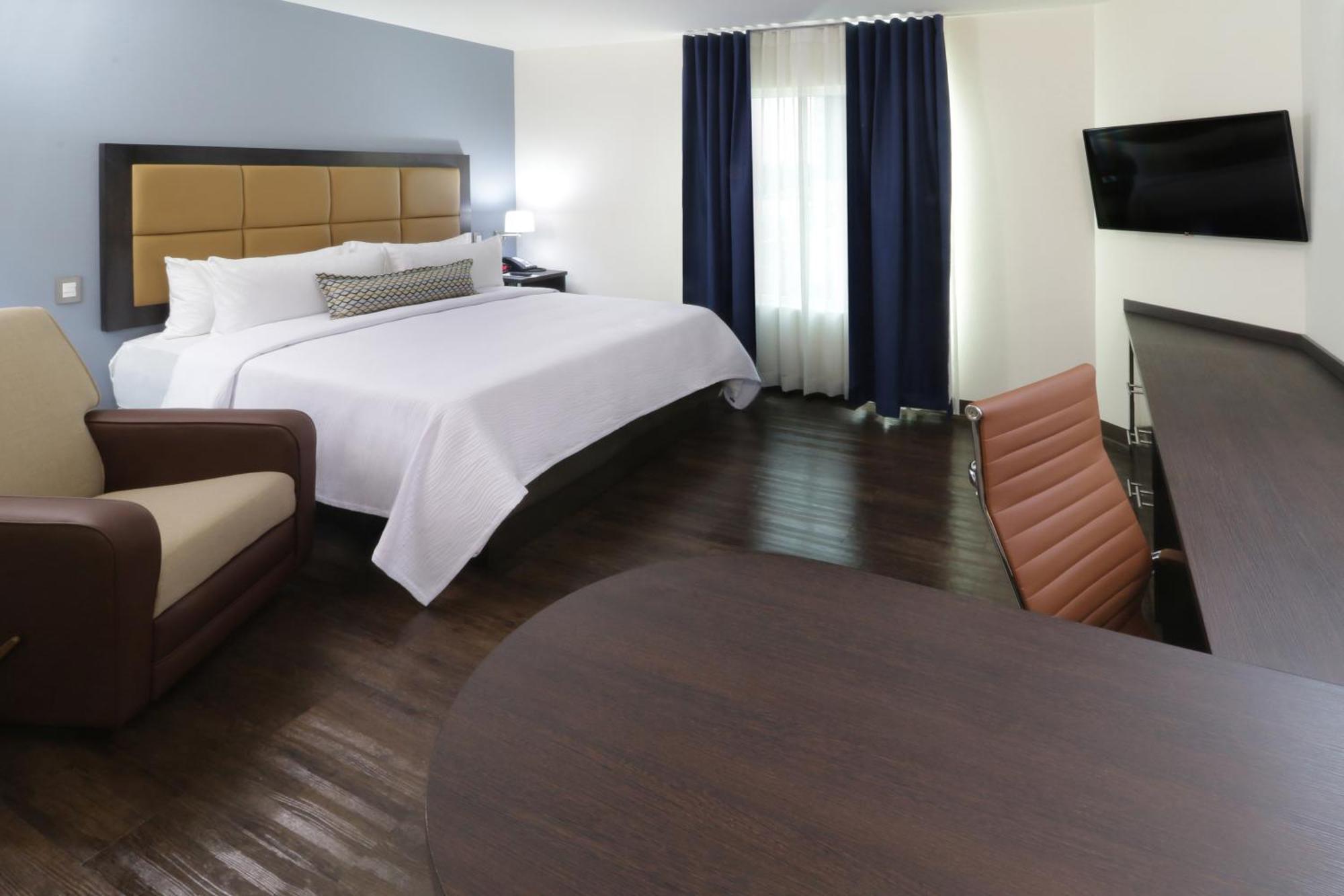 Candlewood Suites - Celaya By Ihg Exterior foto